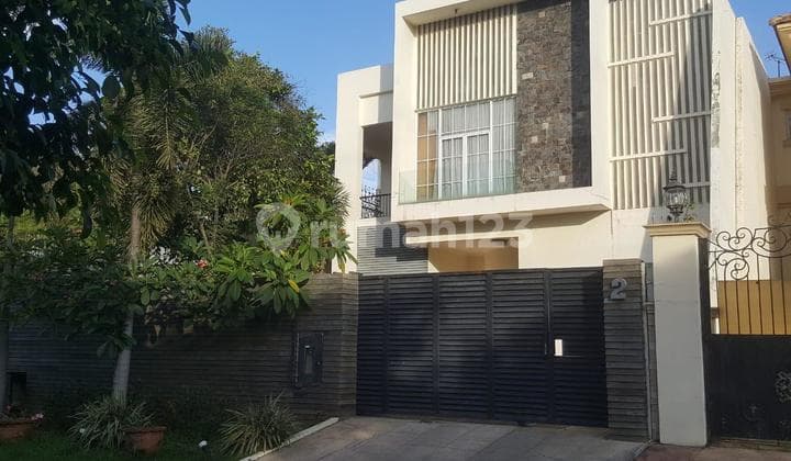 Luxury House in PIK with Swimming Pool