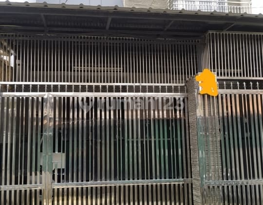 Rumah di Kebon Jeruk Taman sari