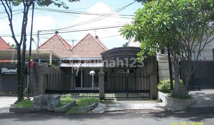Jual Rumah Kuno, Lokasi Strategis Tengah Kota, Cocok untuk Cafe / Resto / Kantor / Klinik dsb