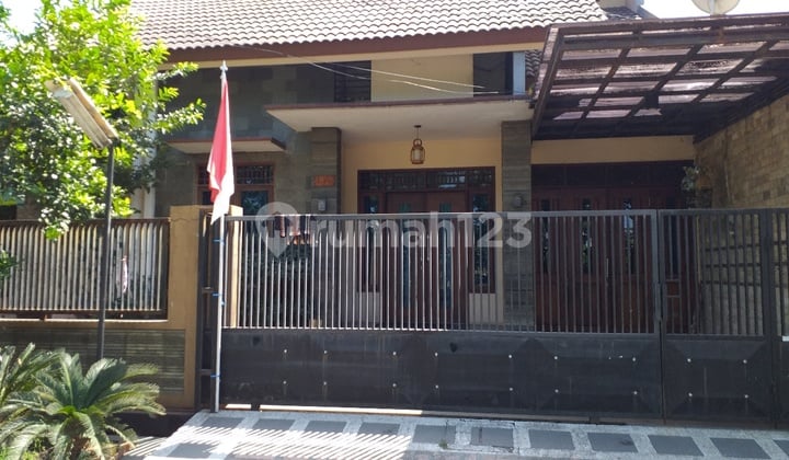 Rumah Nyaman Asri Artistik di Taman Pondok Jati Surabaya Selatan