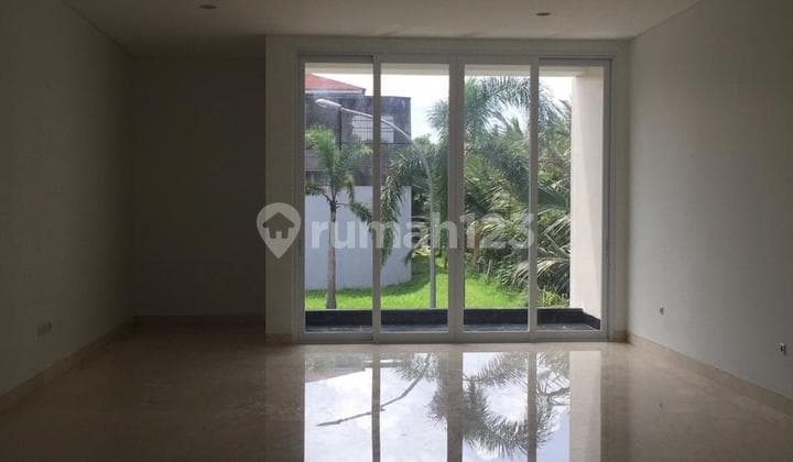 Rumah Minimalis Di Cluster Rome Pantai Indah Kapuk