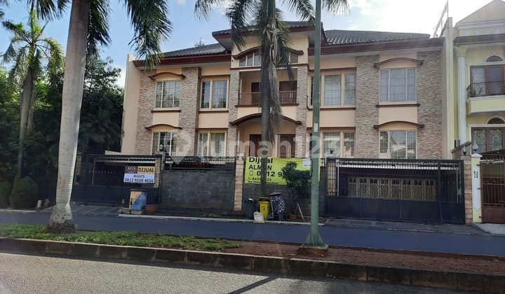 Raffles Hills Cibubur Rumah Cozy Modern+Basement Boulevard Utama, Cibubur