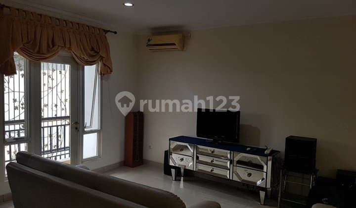 Rumah di PIK ukuran 8 x 20 Furnished