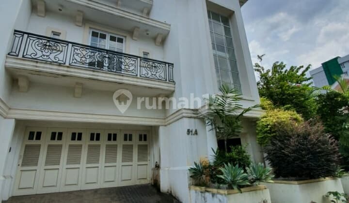 Rumah Cluster Mewah Design Klasik Modern ada Pool dkt Stasiun MRT Abdul Majid, Cipete