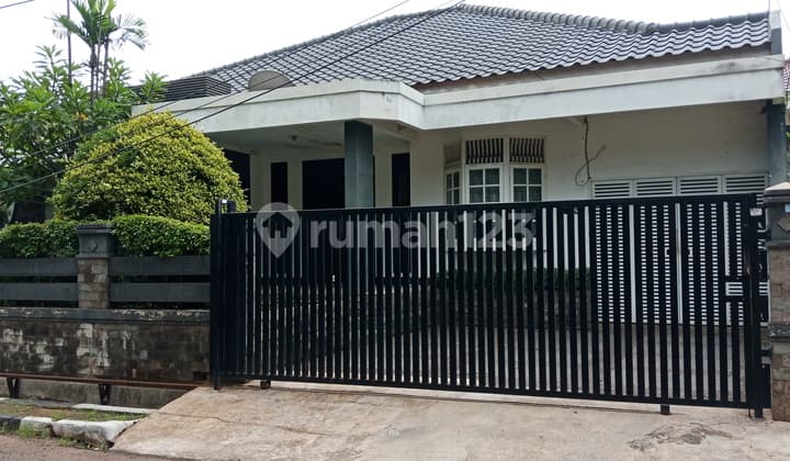 Rumah Komplek Bulog Jatiwarna Kota Bekasi