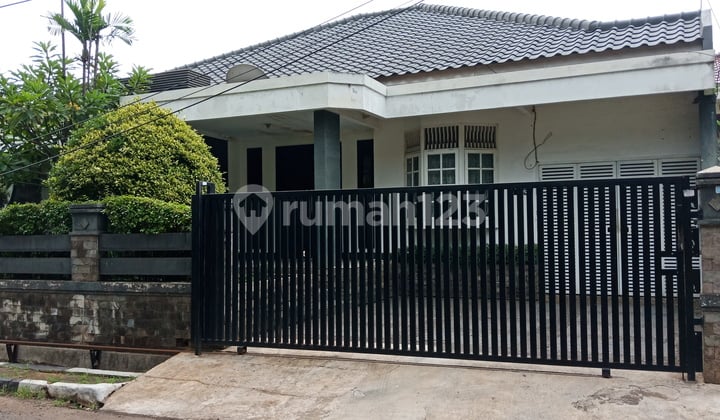 Rumah Komplek Bulog Jatiwarna Kota Bekasi