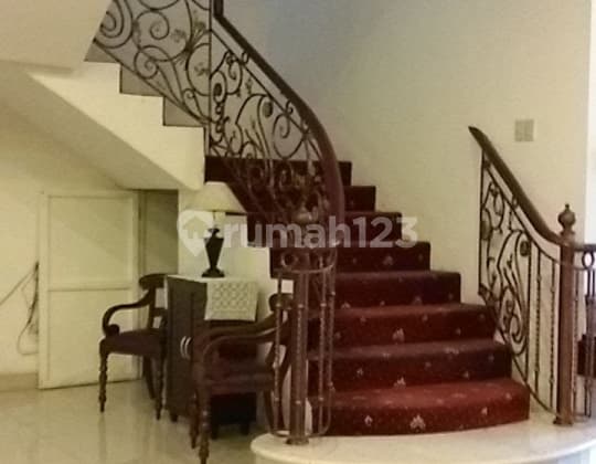 rumah siap huni semi furnish dalam komplex .