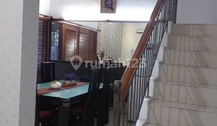 Rumah Jl Menara 9 , Kav Dki Meruya Kondisi Full Furnished