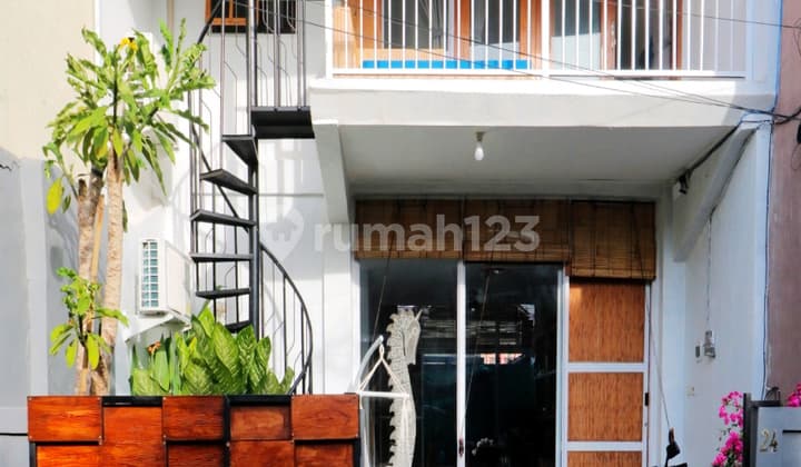 Rumah Minimalis 2 Bedrooms di Pantai Berawa Canggu, Bali