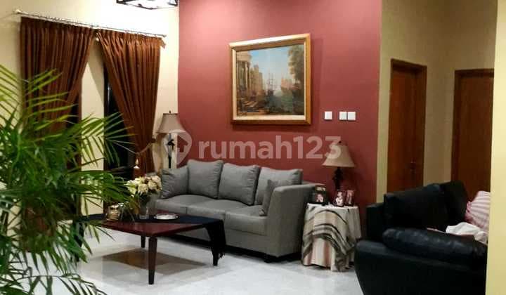 Rumah Hook & beserta 2 kios & Gudang Strategis di Karawang