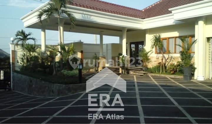 Rumah Mewah + swimming pool di Pudak Payung