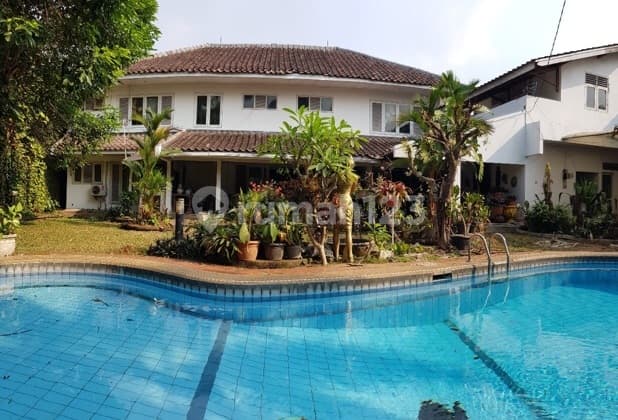 Rumah Mewah di daerah strategis Abdul Majid Cipete