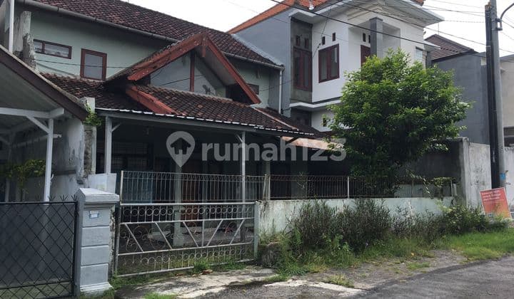 Strategic House at 300 meters McDonald Gatot Subroto Barat, Denpasar