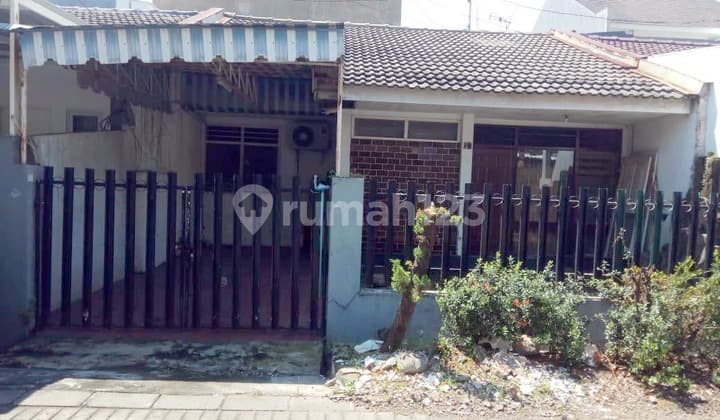 Rumah di Manyar Jaya , Terawat, Jalan depan Paving