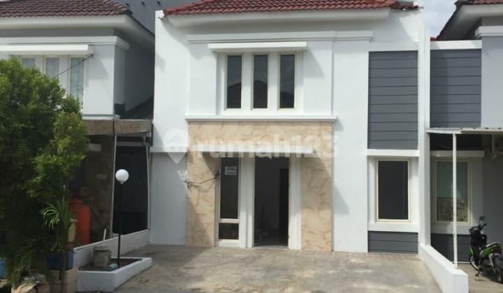Rumah Murah dan baru 2 lantai full Renovasi di the Clove.