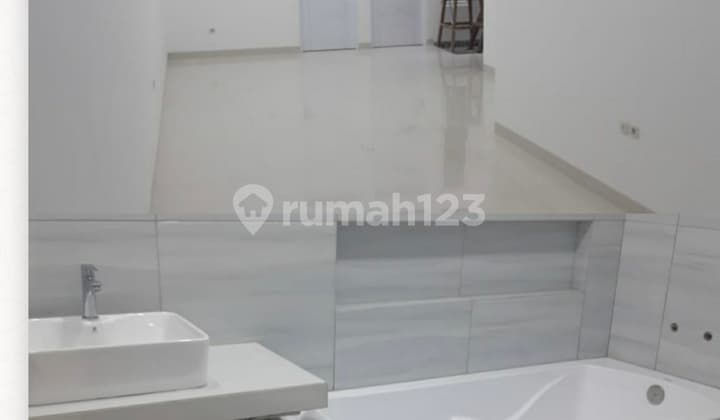 Rumah baru di muara