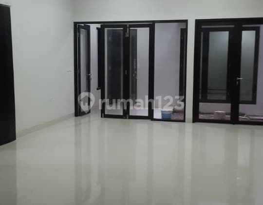 Rumah siap Huni di pejaten barat