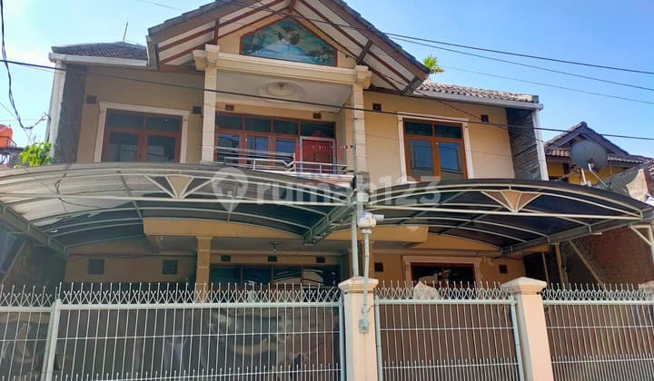 Rumah siap huni kondisi cukup terawat nyaman Taman Cibaduyut