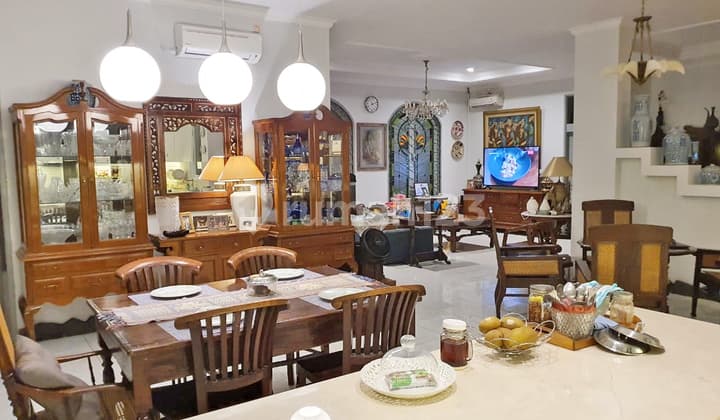 Rumah di Cilandak, Jakarta Selatan, Lokasi Strategis, Luas 500 meter