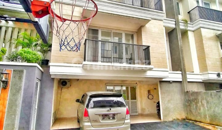 LUXURIOUS TOWNHOUSE at PEJATEN T/B. 149/253, ONE GATE, S. POOL