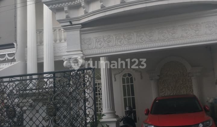 Rumah Mewah Strategis Dekat Kerobokan Badung Bali