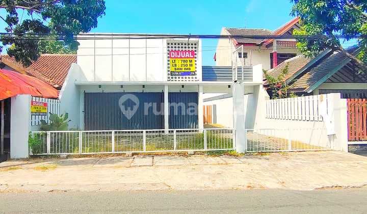 Kantor Dijual Tepi Jalan Tanah Luas 700 Meter