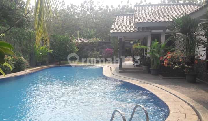 DEPOK | Rumah ada kolam renang di Leuwinanggung Tapos Depok