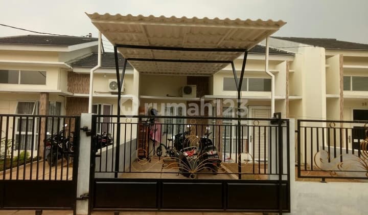 Serpong Bintaro Ciputat South Tangerang house near the station, toll gate, and MRT ready and move-in ready.