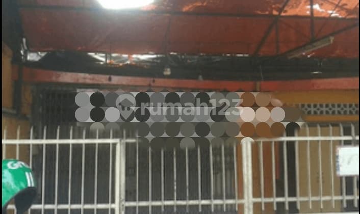 Old house in Jembatan Lima