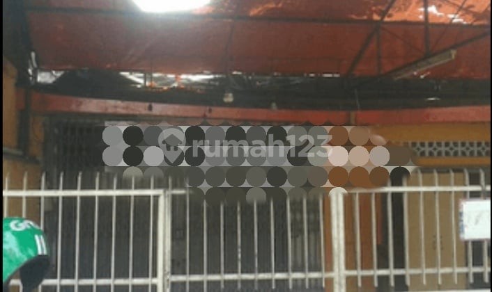 Old house in Jembatan Lima