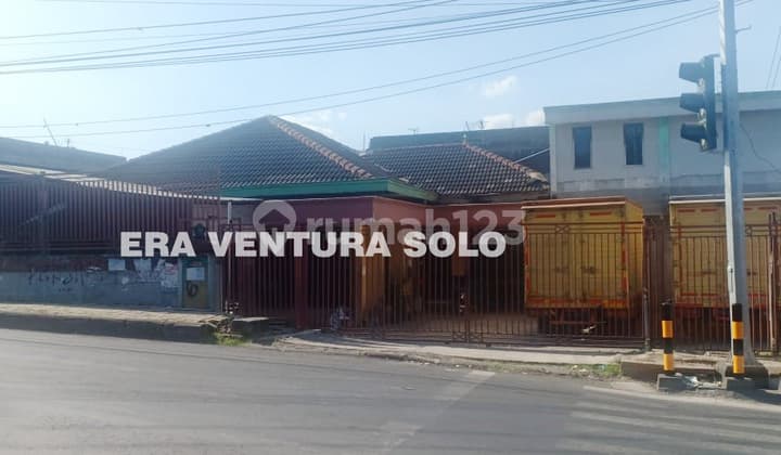 Rumah + Ruang Usaha Strategis Mojosongo