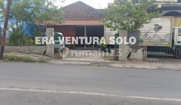 Rumah + Ruang Usaha Strategis Mojosongo