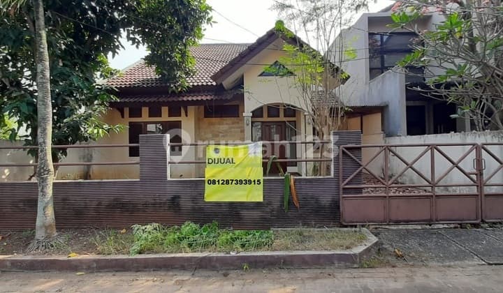 Spacious House in Puri Flamboyant Area Rempoa Near Jorr Toll Access