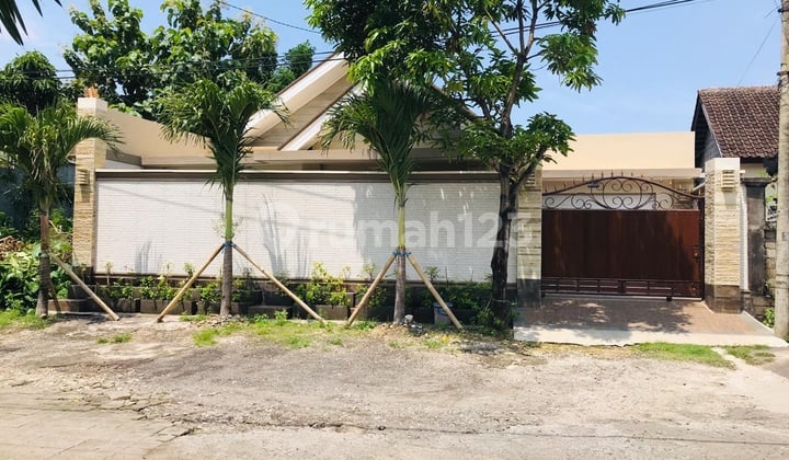 Spacious and nice house 1lt Taman Griya Jimbaran
