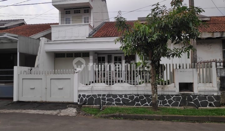 Rumah Bagus Terawat di Sumber Sari