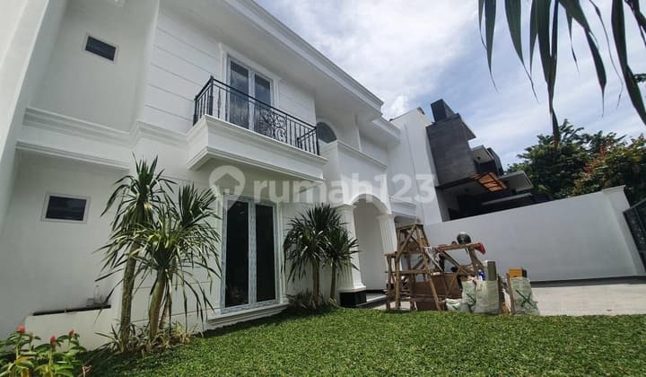 Rumah mewah dan baru di Lebak Bulus