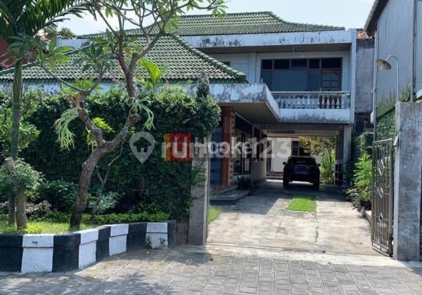 Rumah Luas dengan 5 Kamar Tidur di Gatot Subroto, Denpasar
