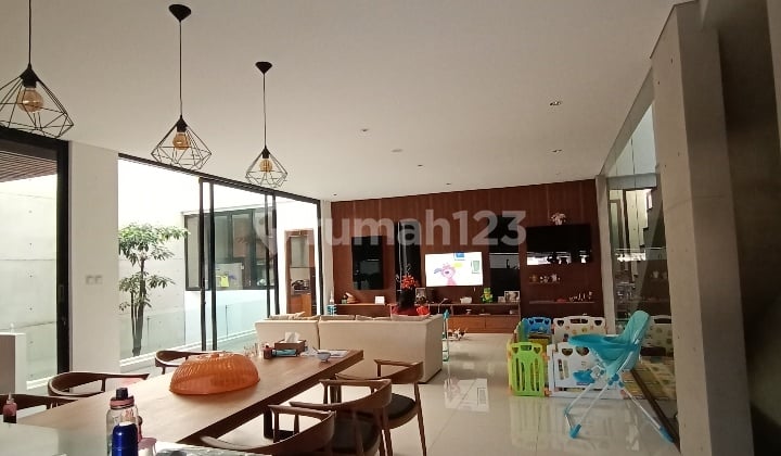 Rumah Lux Mewah Rajawali Bandung Semi Furnished tdk jauh dari mainroad