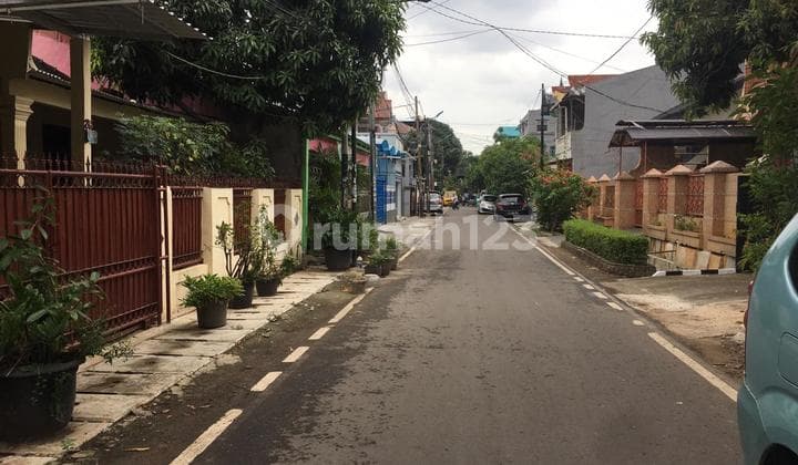 Rumah Bagus di Cempaka Baru Furnished Hak Guna Bangun