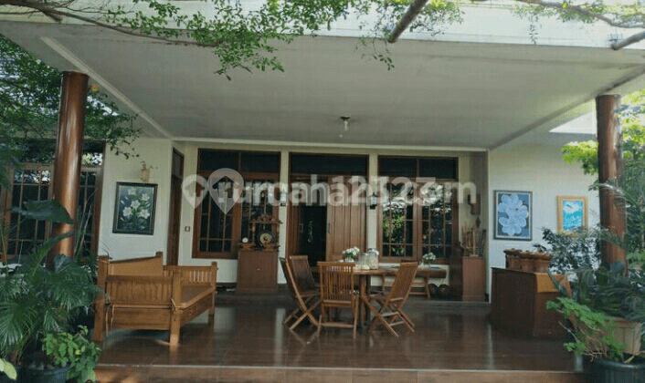 Large house on Karawitan street in Bandung city.