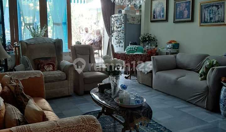 RUMAH BAGUS DENGAN KOLAM RENANG SIAP HUNI @BINTARO, SEKTOR 3 (EW)