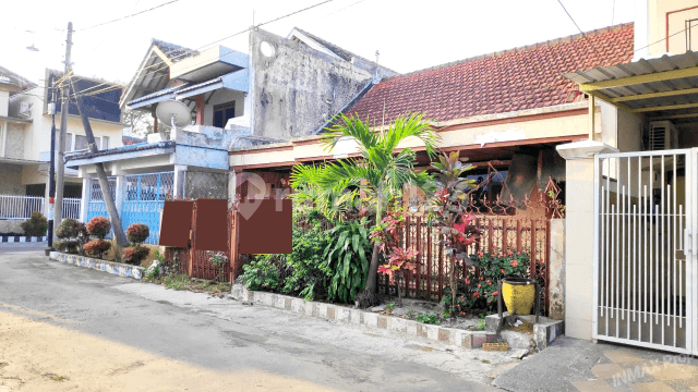 RUMAH DI.PULAU PULAU,KLOJEN MALANG,BUTUH RENOVASI,HITUNG TANAH