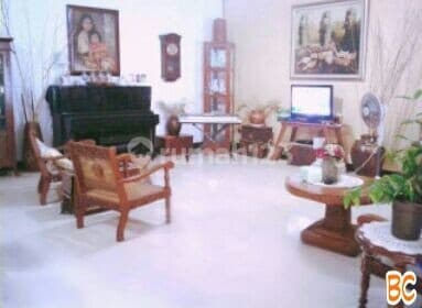 RUMAH DI JL. WIJAYA, KEBAYORAN BARU.