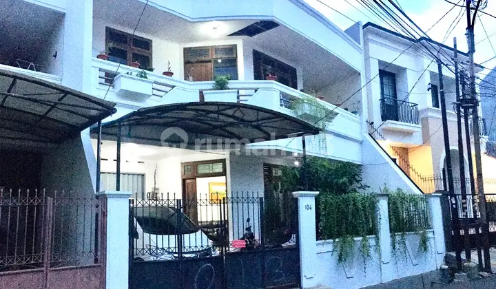 Rumah di Rawa Kepa, Tomang