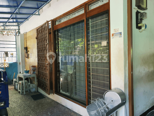 Rumah 2,5 lantai tengah kota sangat cocok untuk kos