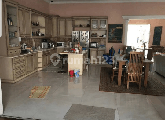 Nice and Lush House
In North Cipete