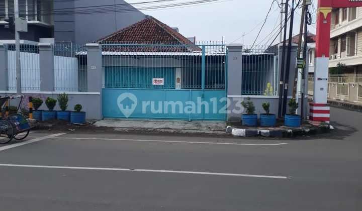 Rumah di Jl. Pulasaren, Pekalipan, Cirebon *0019-CHR*