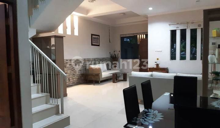 Rumah Lux Full Furnished siap huni di Setraduta Bandung