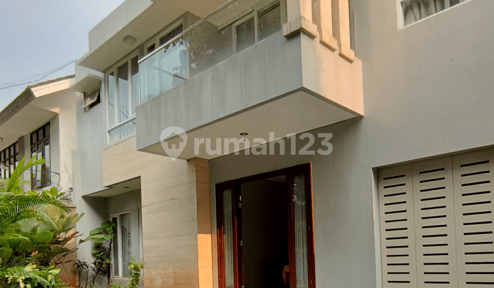 Mewah, Siap Huni, Jalan Lebar Dan Asri @Pondok Indah