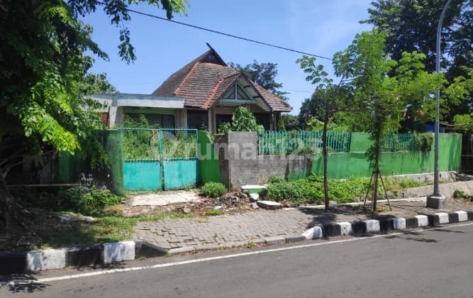 Tanah + Bangunan lama di Abdulrahman Saleh Raya, Semarang Barat